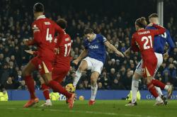 开云体育-包含利物浦轻取巴黎，罗本统治全场的词条