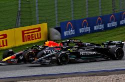 开云体育-梅赛德斯翻盘法拉利，诺里斯关键制胜