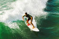 开云体育中国-铁壁与心脏，德里赫特如何在欧冠之夜指挥全队交响