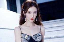 开云体育官网-篮球教练的英超奇想，当马刺战术板偷走辽宁铁骑，欧文在绿茵场接管比赛