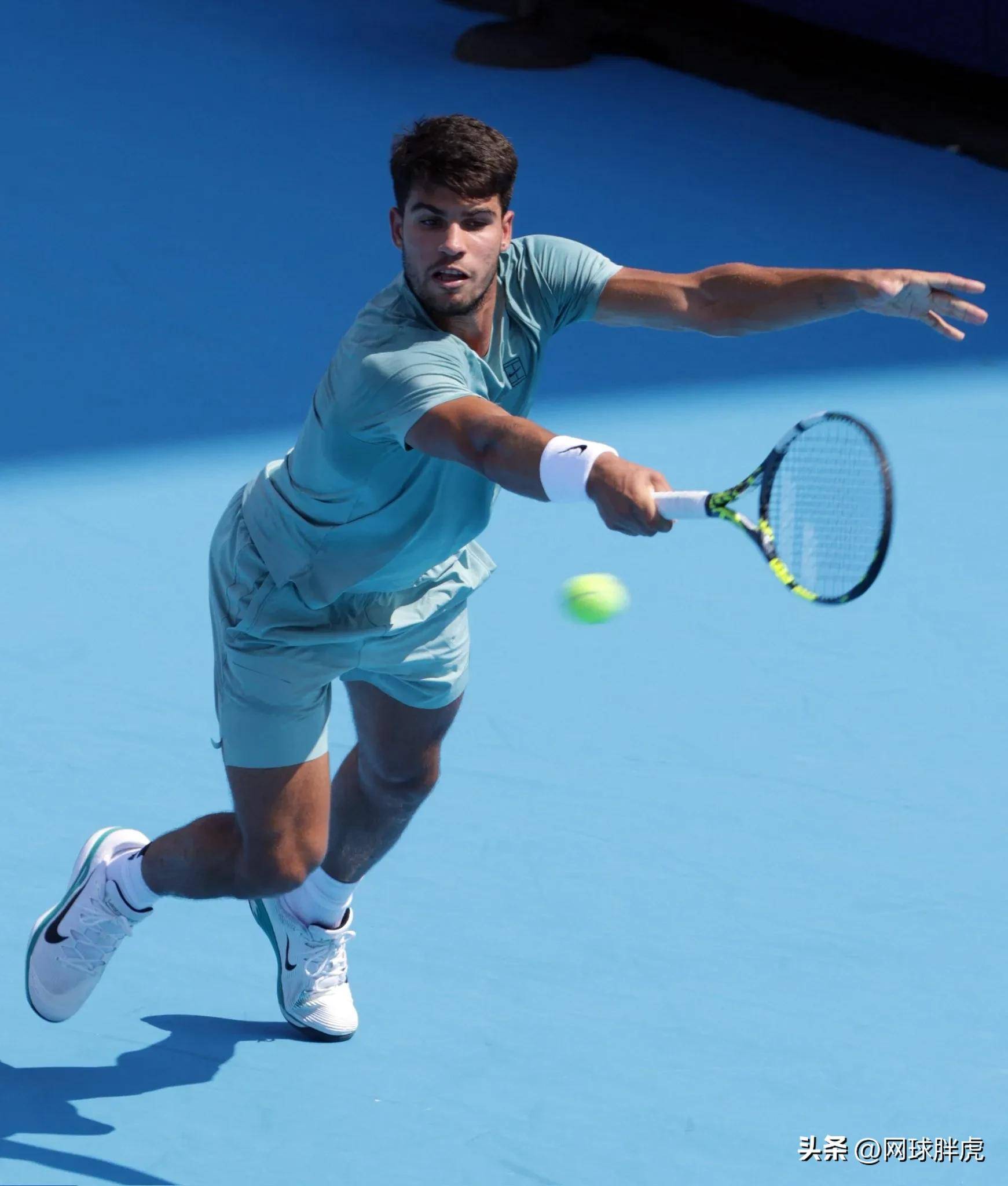 欧洲网球队鏖战日本网球队，费德勒打破历史纪录