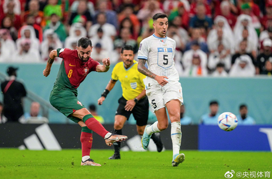 关于瑞士横扫乌拉圭，布鲁诺·费尔南德斯高光表现的信息