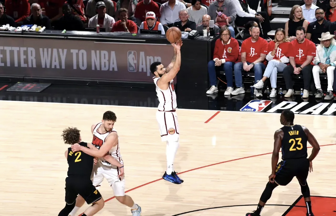 关于立陶宛男篮绝杀勇士，哈里斯三分雨点燃全场的信息