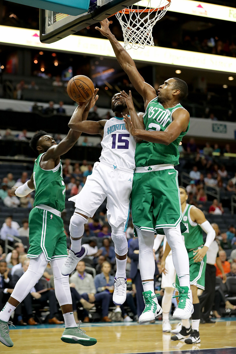 法国男篮翻盘土耳其男篮，特雷杨关键制胜