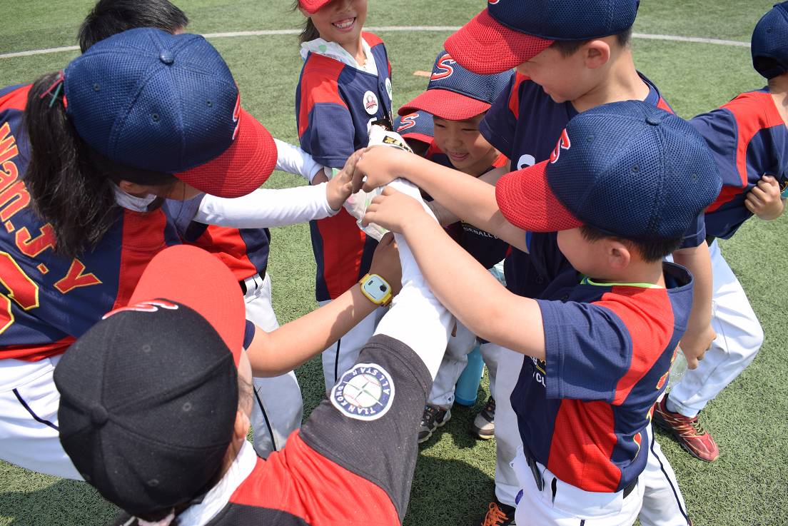 棒球明星选手受伤退赛，引发热议