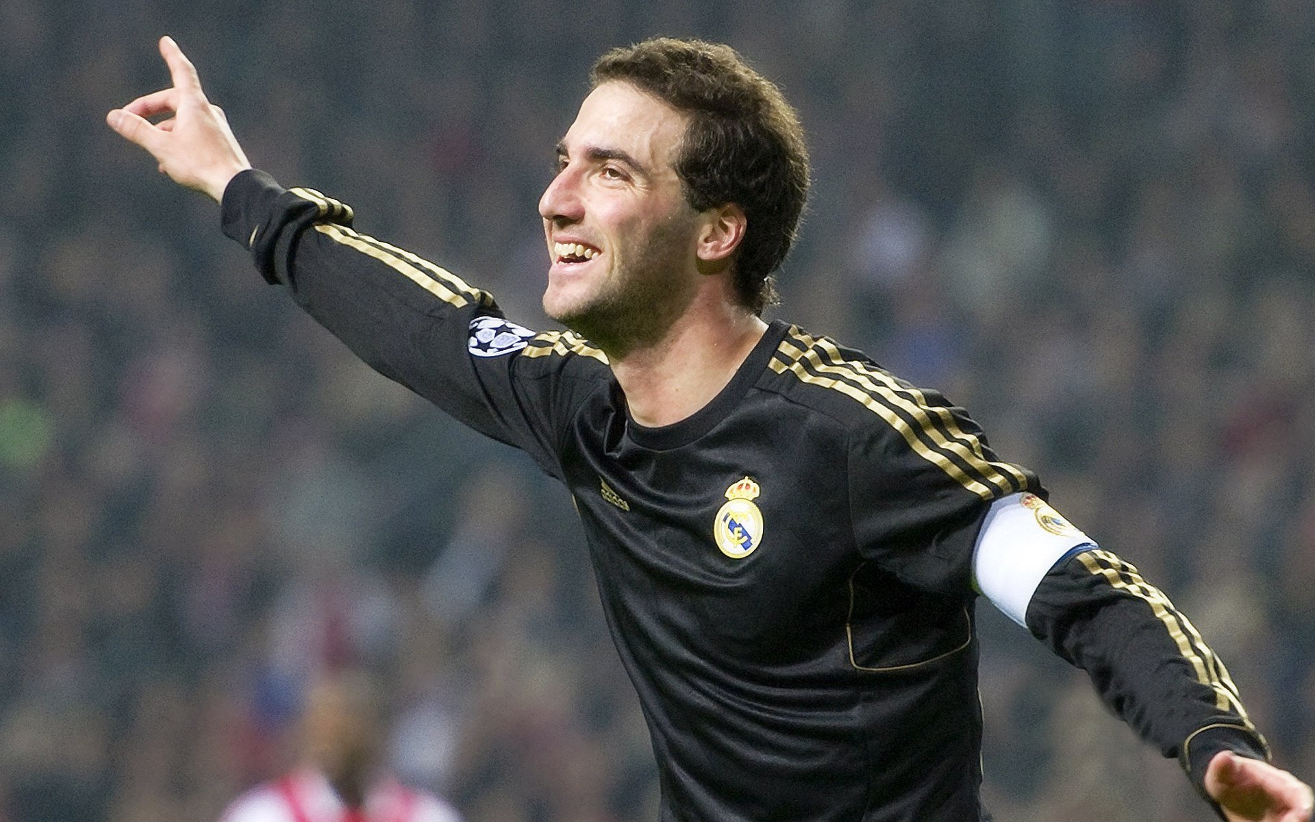 爱德华兹，风暴眼