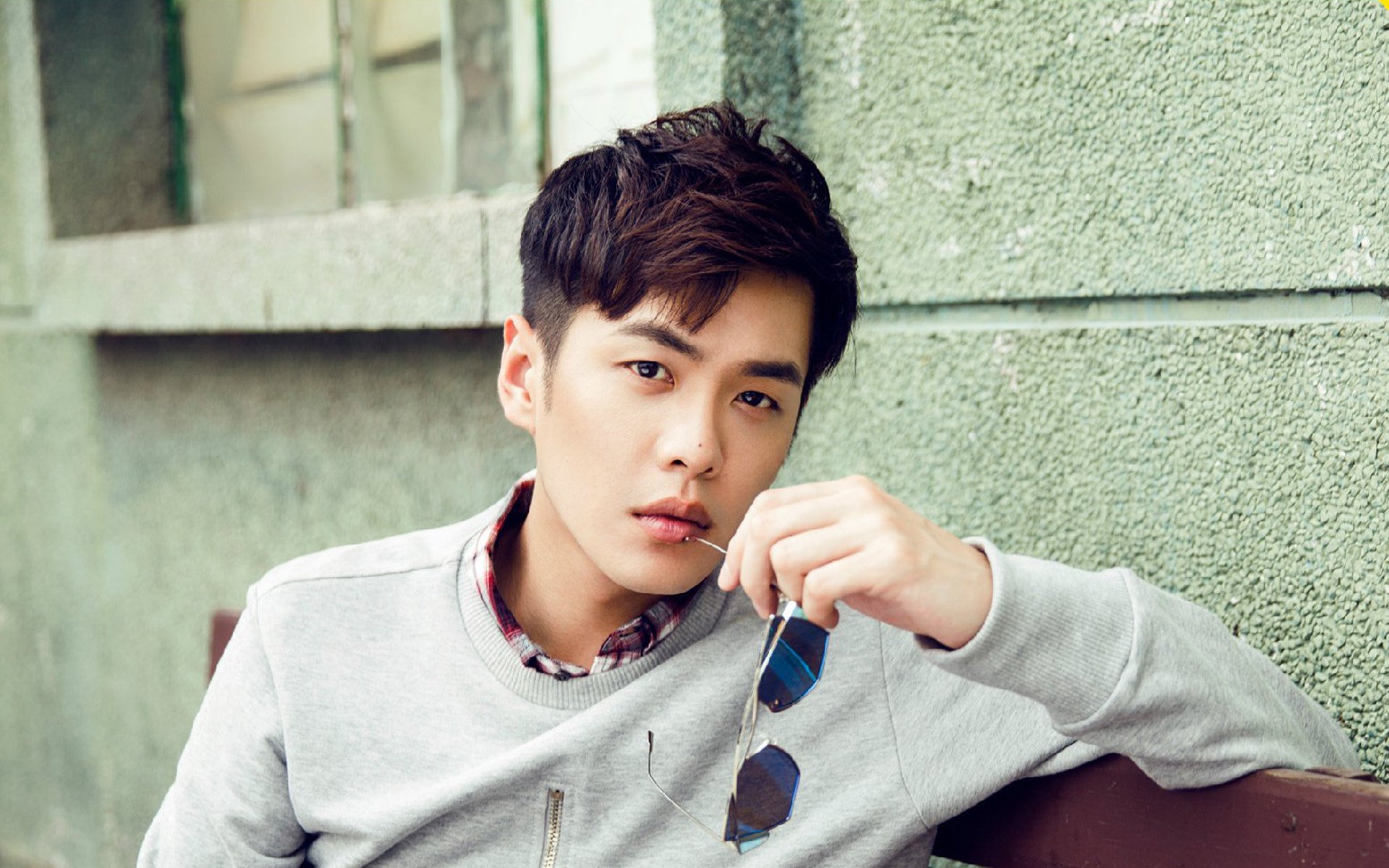 铁血绞杀！尼克斯强行终结魔术，迟到英雄克莱终成关键先生